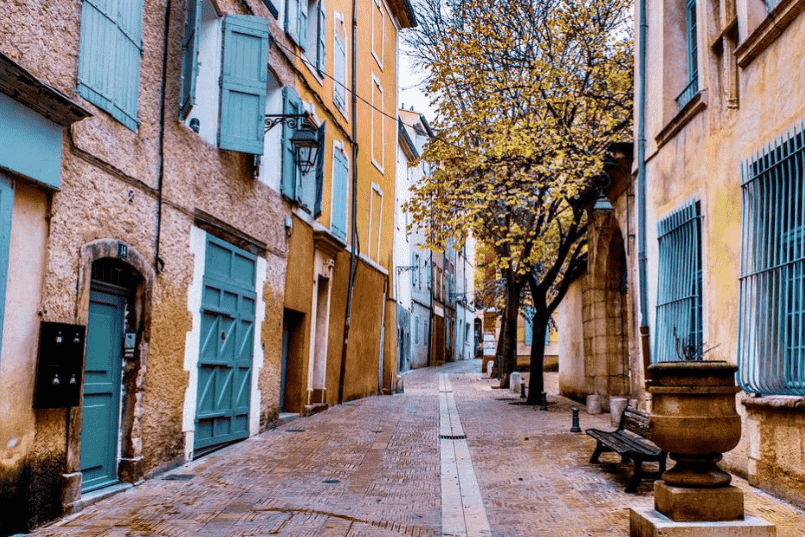 Lumière sur le ravalement de façade à Hyères